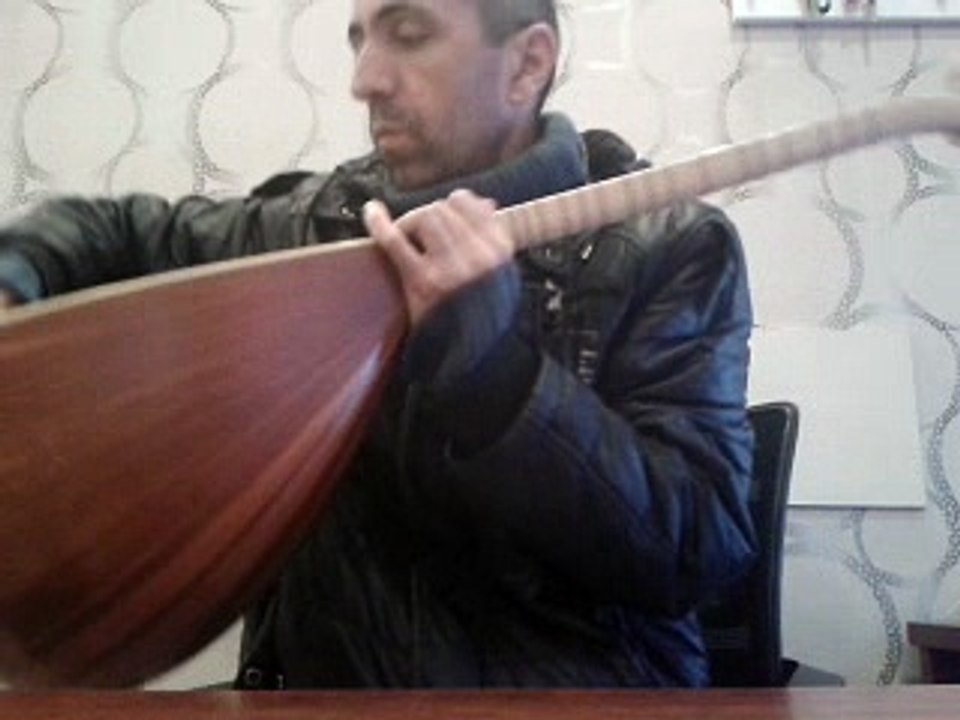 Bağlama ağlıyor!!