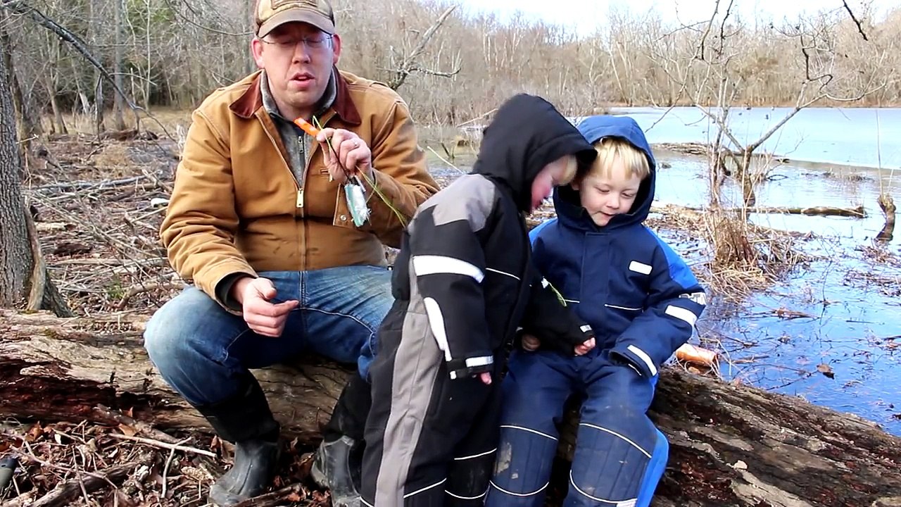 Wilderness Survival Kit inside my axe - DIY survival kit & paracord wrap ax handle