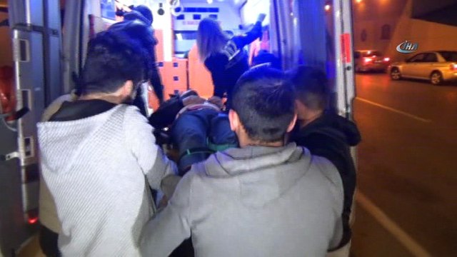 Alkollü sürücü direksiyon hakimiyetini kaybedince ağaca saplandı