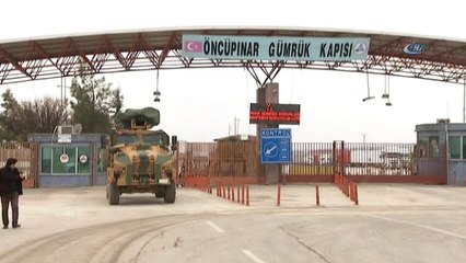 Öncüpınar Sınır Kapısı'nda askeri araç yoğunluğu