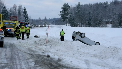 Kilafors: Två bilar i krock på väg 83