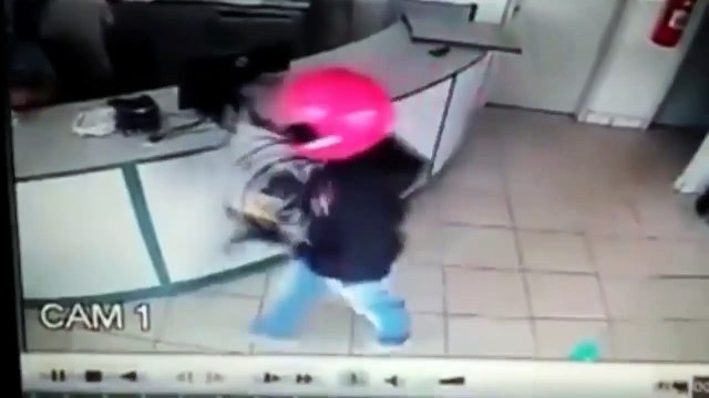 Il braque une station service au mauvais moment un policier en civil se trouvait juste à côté