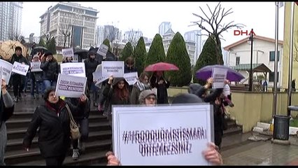 Hastane Önünde "115 Hamile Çocuk" Protestosu