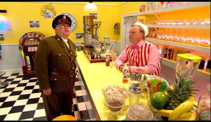 Gigglebiz Milkshake Jake the messy milkshake maker