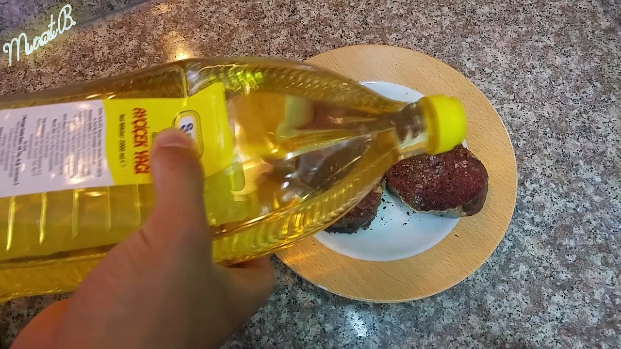 5 Gün Beklettiğimiz Eti Pişirdik-NUSRET BUNU GÖRSE DÜKKANI DEVREDER-Mutfakta Bir Erkek-Murat Bilgin