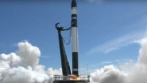 민간 로켓발사장에서 위성 발사 성공...세계 최초 / YTN