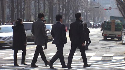 25일부터 직장인 건강보험료 2.04％ 인상 / YTN