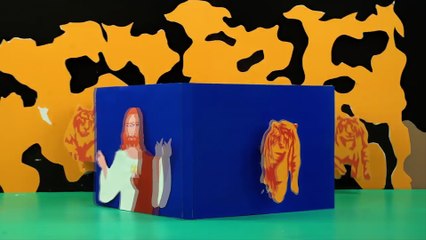 U2 relacionan a Trump con el KKK en su nuevo videoclip