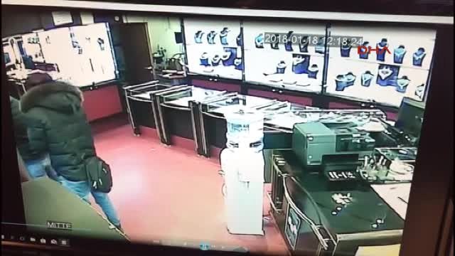 İzmir-Kuyumcuyu Soymak İstediler, Suçüstü Yakalandılar