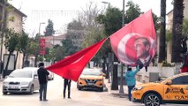 Hataylılardan askerlere Türk bayraklı destek