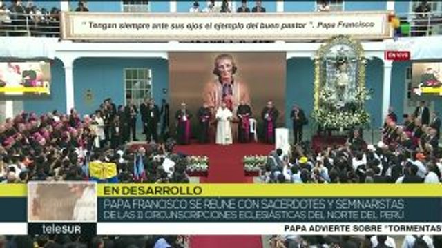 Francisco pide a seminaristas peruanos no olvidar sus raíces