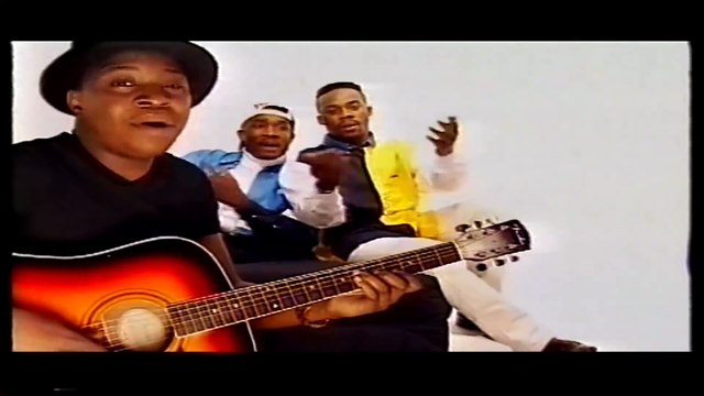 Extra Musica - Racines - Roga-Roga. (Clip Officiel)