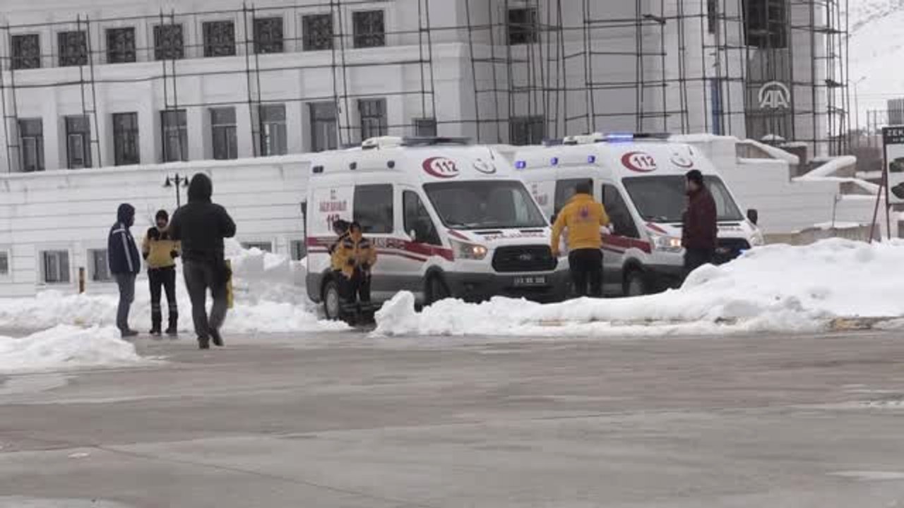 İçişleri Bakanı Soylu, Çığ Düşmesi Sonucu Yaralanan Askerleri Ziyaret Etti