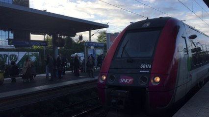 B 82500 ( AGC ) - Ligne P - Val-de-Fontenay