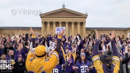 Vikings fans take over the Rocky steps for Skol chant