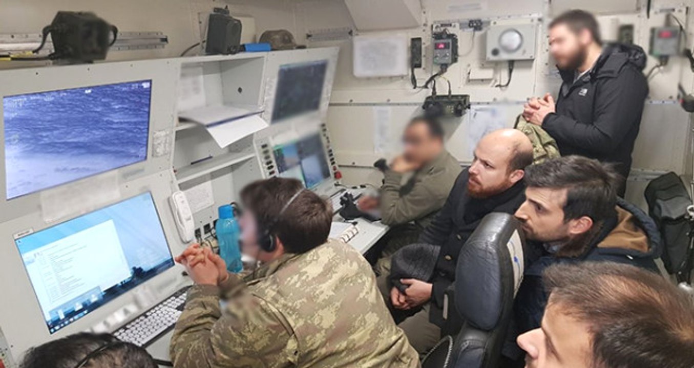 Bilal Erdoğan, Afrin'de Görev Alan İHA'ların Kontrol Merkezini Ziyaret Etti