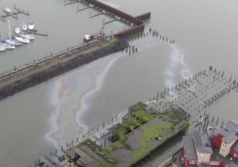 Oil Spills Into Oregon's Columbia River
