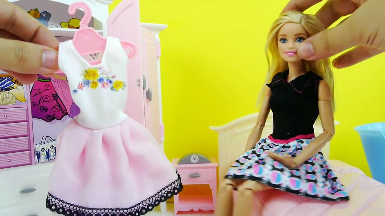 غرفة نوم باربي الجديدة و فساتين العيد! ألعاب بنات Barbie Pink Bedroom &  Closet Tour - Dailymotion Video