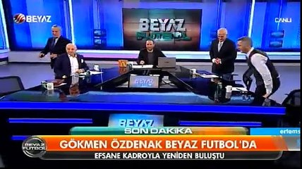 Gökmen Özdenak Beyaz Futbol ekibine katıldı