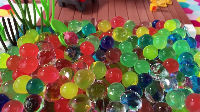 Playmobil ORBEEZ Pool Summer Fun Swimming Pool Full Of Orbeez