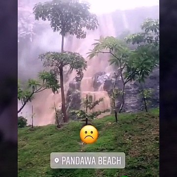 Diguyur Hujan Seharian, Tebing Sekitar Pantai Pandawa Jadi 'Air Terjun' Dadakan