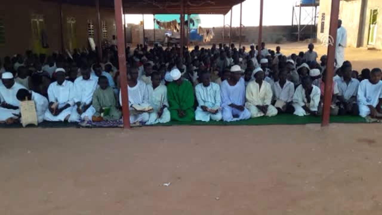 Sudanlı Yetimlerden TSK'ya Dua (2)