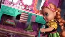 Barbie Cat having 3 little kittens Anna and Elsa Toddlers Babysitting Annabelle Pet Sick Toys Doll