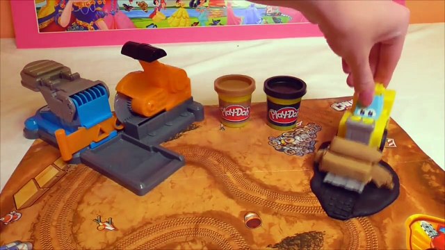 Little Kelly - Toys & Play Doh - DIGGIN' RIGS Play Doh Toys! (play doh, play doh construction)-