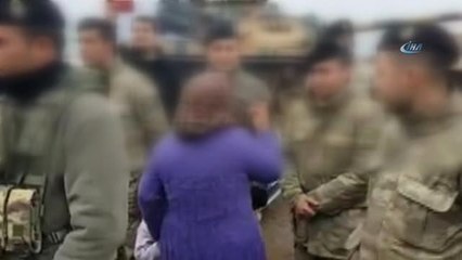 Köylüler Sınırda Bekleyen Askerler İçin Kurban Kesti