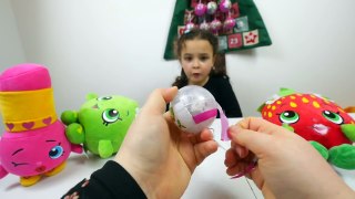 Shopkins Surprise Eggs Holiday Christmas Blind Bag Ornament Balls and Maxi Kinder Surprise