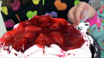 Bad Baby  Victoria Annabelle Freak Family Cake Giant Challenge Messy Toy Freaks