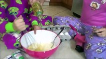 Bad Baby Cake Baking Fail Victoria Annabelle Freak Daddy Toy Freaks Family~1