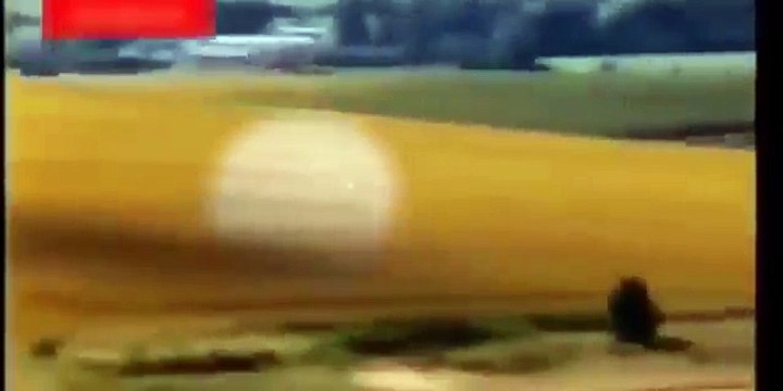 OVNI realizando circulo de las cosechas crop circle