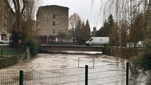 La Touques en crue dans Lisieux