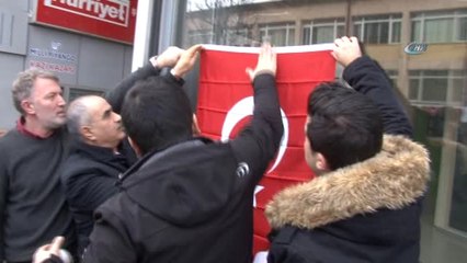 Mehmetçik'e Destek İçin 12 Bin Türk Bayrağı Dağıtıldı