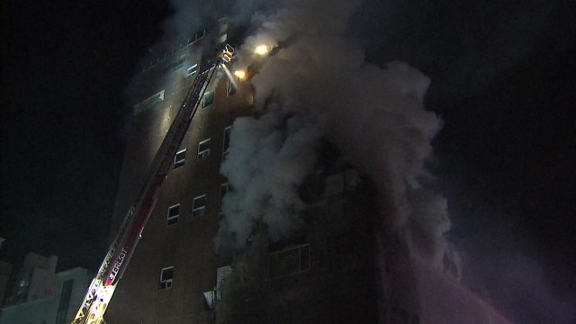 제천 화재 참사 유가족 '책임자 처벌' 다시 요구 / YTN