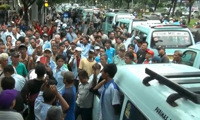 Sopir Angkot Keluhkan Penataan Tanah Abang