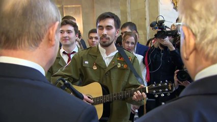 Vladimir Putin sang with students