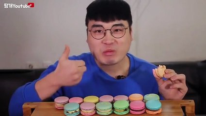 This man knows how to enjoy macaroon : mukbang video : eating show