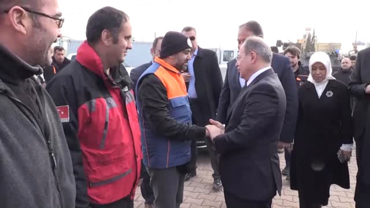Başbakan Yardımcısı Akdağ 3. Hudut Tabur Komutanlığı'nı Ziyaret Etti (1)