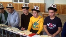 Kırgız çocuklar Türk ordusu için dua etti - BİŞKEK