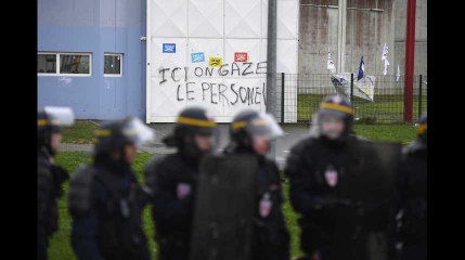 Les gardiens de prison maintiennent la pression