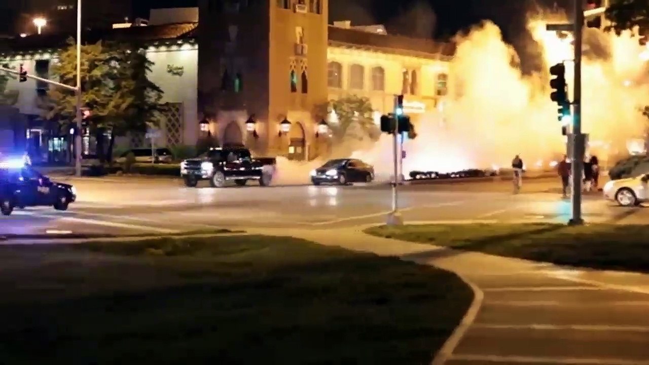 EPIC PICKUP TRUCK DRIVING FAILS COMPILATION