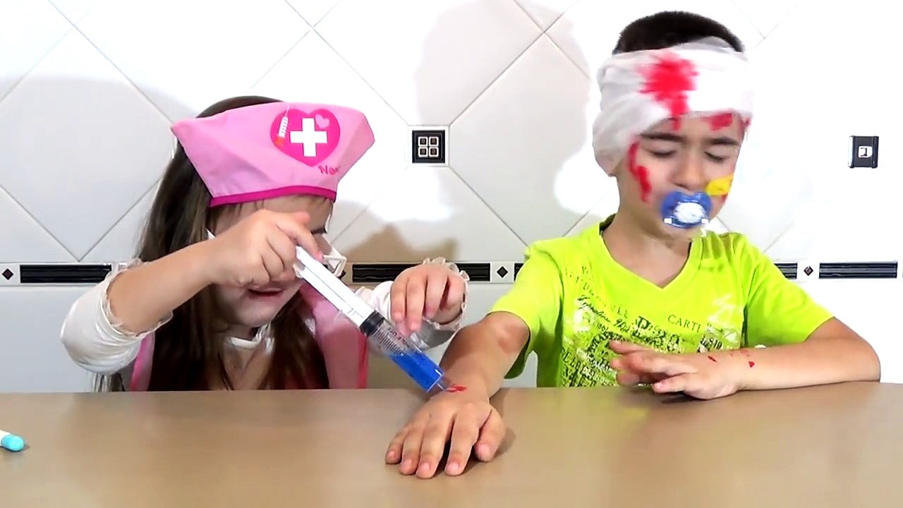 Simple Songs for Children LEARN COLORS with Balloons JOHNY JOHNY Yes Papa Finger