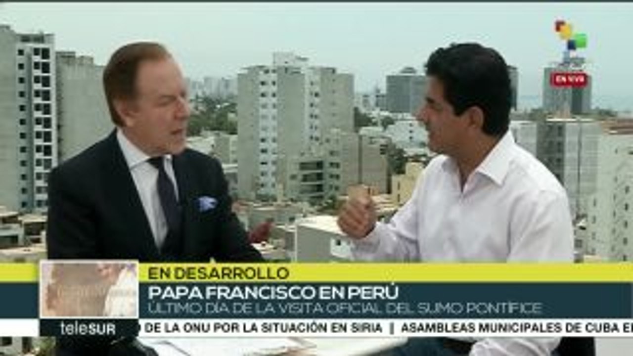 teleSUR Noticias: Perú: Sumo Pontífice reza en Plaza de Armas - Lima