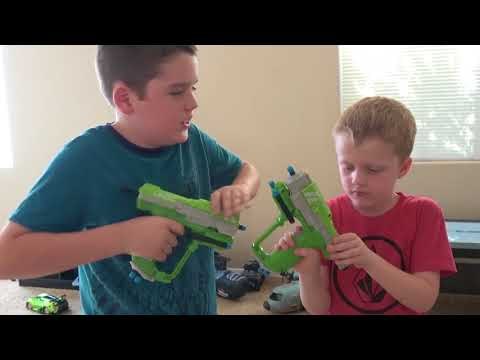 Extreme Toys Shorts Ethan and Cole Sneak Attack Squad Nerf Bazooka Blast!