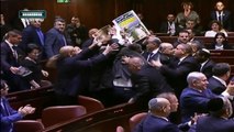 Israël : des députés expulsés du Parlement lors du discours du vice-président américain