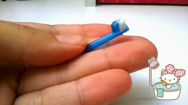 Como hacer accesorios para el baño de tus Muñecas