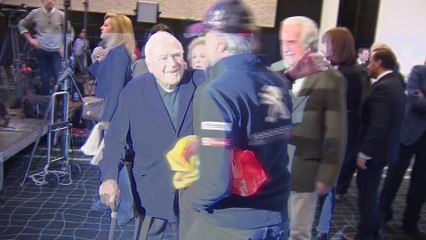 Sainz y Cruz aterrizan en España con el trofeo del Rally Dakar