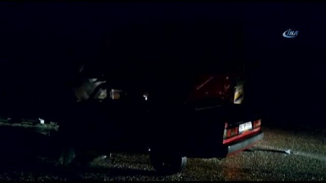 Kaygan Yolda Kamyonet ile Otomobil Kafa Kafaya Çarpıştı: 6 Yaralı